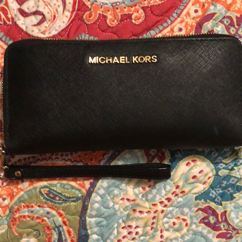Michael Kors wristlet wallet